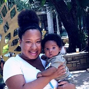 Meet your Posher, Crystal